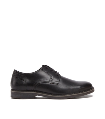 Guess: Zapatos de vestir Oxford negros en piel Hombre El Palacio de Hierro